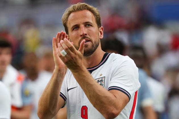 RECORD DATE NOT STATED 10th June 2026; Inter and Co Stadium, Orlando, Florida, United States of America; Friendly International Football, England versus Costa Rica; Harry Kane of England claps towards fans after winning DavidxBuono