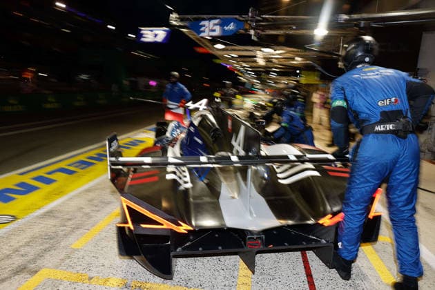 Motorsport, 24 Stunden von Le Mans, Training und Qualifikation #2 24 HEURES DU MANS 2026 - FREE PRACTICE AND QUALIFIYING SESSION mechanic, mecanicien, Alpine Endurance Team, during the Free Practice and Qualifying session of the 24 Hours of Le Mans 2026, 3rd round of the 2026 FIA World Endurance Championship, from June 10 to 11, 2026 on the Circuit des 24 Heures du Mans in Le Mans, France - Le MansFrance  Copyright: xFREDERICxLExFLOCxHx