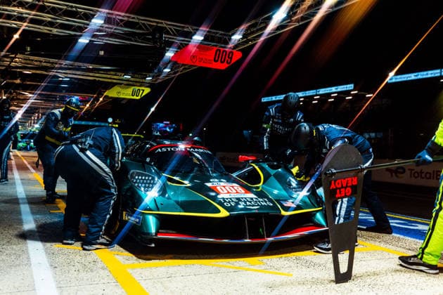 Motorsport, 24 Stunden von Le Mans, Training und Qualifikation #2 24 HEURES DU MANS 2026 - FREE PRACTICE AND QUALIFIYING SESSION 009 RIBERAS Alex (esp), SORENSEN Marco (dnk), DE ANGELIS Roman (can), Aston Martin THOR Team, Aston Martin Valkyrie 009, Hypercar, action during the Free Practice and Qualifying session of the 24 Hours of Le Mans 2026, 3rd round of the 2026 FIA World Endurance Championship, from June 10 to 11, 2026 on the Circuit des 24 Heures du Mans in Le Mans, France -  Copyright: xAndreaxLorenzinax