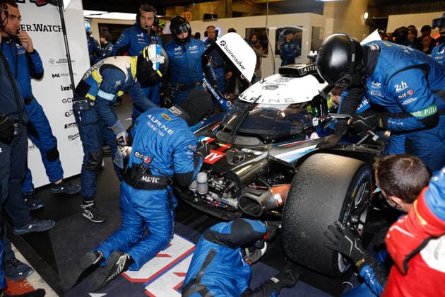 Motorsport, 24 Stunden von Le Mans, Training und Qualifikation #2 24 HEURES DU MANS 2026 - FREE PRACTICE AND QUALIFIYING SESSION 36 MAKOWIECKI FrÃ dÃ ric (fra), GOUNON Jules (fra), MARTINS Victor (fra), Alpine Endurance Team, Alpine A424 36, Hypercar, pitstop, arrÃªt aux stands, michelin engineer, portrait, during the Free Practice and Qualifying session of the 24 Hours of Le Mans 2026, 3rd round of the 2026 FIA World Endurance Championship, from June 10 to 11, 2026 on the Circuit des 24 Heures du Mans in Le Mans, France - Le MansFrance  Copyright: xFREDERICxLExFLOCxHx