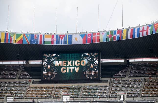 Fußball, FIFA WM 2026, Eindrücke vom Aztekenstadion am Vortag des Eröffnungssspiels in Mexiko-Stadt Fußball, Herren, Saison 2025 26, FIFA Word Cup 2026 in Mexiko, Kanada und USA, Mexiko-City ein Tag (Ortszeit) vor dem Eröffnungsspiel, im Bild: Abschlusstraining Südafrika im Aztekenstadion, Anzeigetafel, 10.06. 2026, *** Soccer, men, 2025 26 season, FIFA Word Cup 2026 in Mexico, Canada and USA, Mexico City one day local time before the opening match, in the picture final training South Africa in the Azteca Stadium, scoreboard, 10 06 2026, Copyright: xMatthiasxKochx