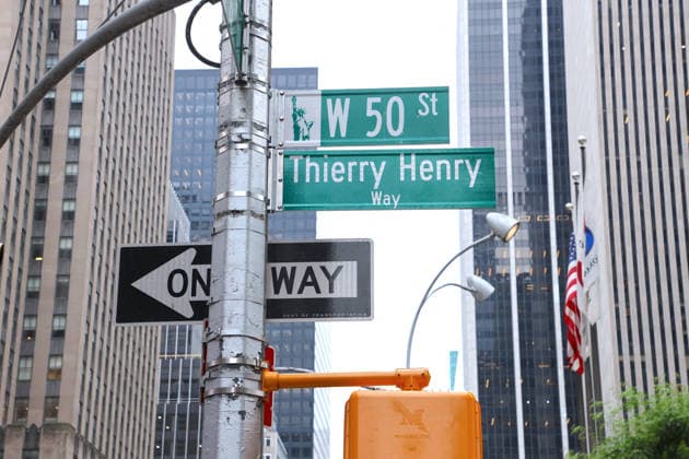 Thierry Henry Street Sign unveiled in New York French Arsenal soccer player legend Thierry Henry way street sign unveiled next to Radio City Hall in New York ahead of the World Cup in The US, Canada and Mexico on June 10, 2026. Photo by Charles Guerin ABACAPRESS.COM New York NY  Copyright: xGuerinxCharles ABACAx