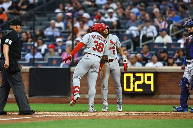 MLB, Baseball Herren, USA St. Louis Cardinals Vs. New York Mets St. Louis Cardinals player Nelson Velazquez 38 taps helmets with Masyn Winn 0 after hitting a home run during the third inning of a baseball game against the New York Mets at Citi Field in Flushing, New York, on June 10, 2026. Flushing New York United States  Copyright: xGordonxDonovanx originalFilename:donovan-mlbstlou260610_npqXA.jpg