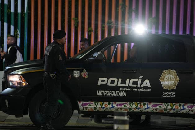 World Cup fans gather near Mexico City Stadium amid protests ahead of opening match MEXICO CITY, MEXICO – JUNE 10: A police officer stands beside a patrol vehicle outside Mexico City Stadium ahead of the opening ceremony of the 2026 FIFA World Cup, WM, Weltmeisterschaft, Fussball in Mexico City, Mexico, on June 10, 2026. Security measures have been reinforced around the venue as supporters continue to arrive in the Mexican capital for the tournament festivities. Access to the stadium in the Tlalpan district has been affected by ongoing protests in surrounding areas ahead of the tournament s opening match between Mexico and South Africa on June 11, 2026. Juancho Torres Anadolu Mexico City Mexico. Editorial use only. Please get in touch for any other usage.  Copyright: x2026xAnadoluxJuanchoxTorresx