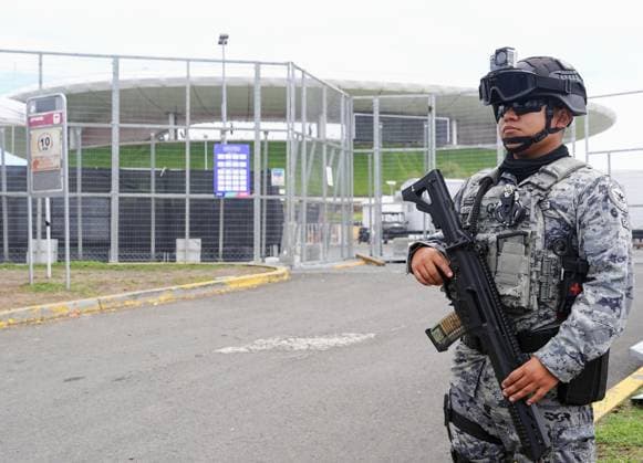 Football: 2026 World Cup A security officer stands guard near Guadalajara Stadium near Guadalajara, Mexico, on June 10, 2026, the eve of a World Cup match between South Korea and the Czech Republic.  A14AA0005618359P