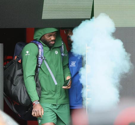 11.06.2026, Boss Open 2026, ATP, Tennis Herren Tour 250 Stuttgart, TTC Weissenhof, Tennis, im Bild: Frances Tiafoe (USA) von Rauchwolke ueberrascht