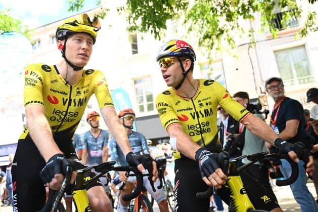 Tour Auvergne - Rhone-Alpes 2026 Stage 5 PARC DES OISEAUX - VILLARS-LES-DOMBES, FRANCE - JUNE 11 : Jorgenson Matteo (USA) of Team Visma Lease a Bike, Van Aert Wout (BEL) of Team Visma Lease a Bike during stage 5 of the 78th edition of Tour Auvergne - Rhone-Alpes an UCI World Tour 2.UWT cycling road race stage for Men Elite of 195.8 km with start in Saint-Chamond and finish in Parc des Oiseaux - Villars-les-Dombes on June 11, 2026 in Parc des Oiseaux - Villars-les-Dombes, France, 11 06 2026 ( Motordriver Guy De Vuyst - Parc des Oiseaux - Villars-les-Dombes France  Copyright: xVincentxKalutx