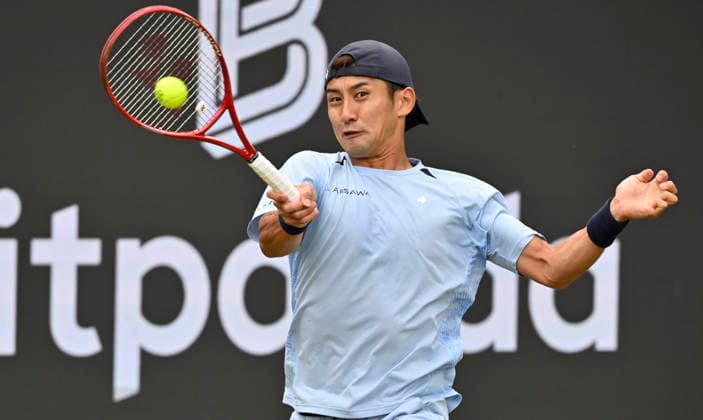 Sho Shimabukuro (JPN) Aktion Tennis Herren BOSS Open ATP, Tennis Herren 250 Stuttgart 2026 Weissenhof BOSS Open ATP 250 Stuttgart 2026