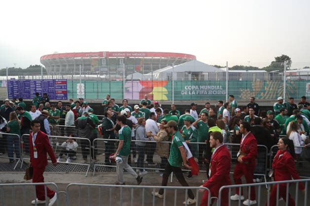 FIFA World Cup, WM, Weltmeisterschaft, Fussball 2026 - Group A - Mexico vs South Africa Fans queue outside the Mexico City Stadium, Mexico, 11 June 2026, prior to the FIFA World Cup 2026 opening match Mexico against South Africa. MEXICO CITY Mexico  Copyright: xMarioxGuzmanx