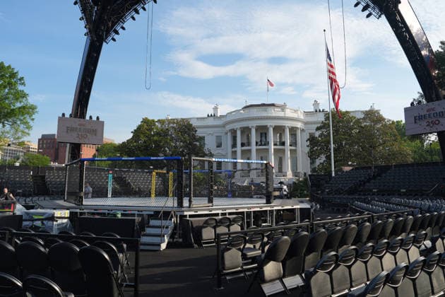 Photograph showing the La Garra boxing ring that will host the mixed martial arts event scheduled for June 14th to commemorate the 80th birthday of US President Donald Trump, on the White House lawn in Washington, United States, 11 June 2026. This is The Claw, the boxing ring built at the White House for Trump s 80th birthday !ACHTUNG: NUR REDAKTIONELLE NUTZUNG!  Copyright: xOctavioxGuzmánx AME689 20260611-55020566042_1