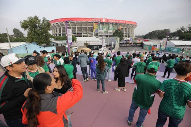 Fans Attending FIFA World Cup, WM, Weltmeisterschaft, Fussball Opening Match At Azteca Stadium Mexicans arrive the Azteca Stadium to support the Mexican national team, Nationalteam in the opening match against South Africa of the 2026 FIFA World Cup. on June 11, 2026 in Mexico City, Mexico. (Photo by Ian Robles Eyepix Group) Copyright: xIanxRobles xEyepixxGroupx EL_11062026_186391JPEG