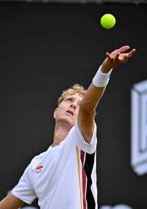 Martin Landaluce (ESP) Aktion Aufschlag Tennis Herren BOSS Open ATP, Tennis Herren 250 Stuttgart 2026 Weissenhof BOSS Open ATP 250 Stuttgart 2026