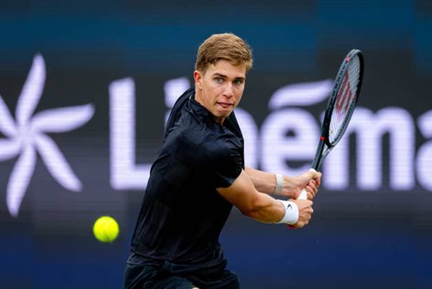 DEN BOSCH - Thijs Boogaard during the ATP, Tennis Herren singles match against Daniil Medvedev at the LibÃ ma Open 2026. The combined ATP WTA, Tennis Damen tournament is being held on the event grounds of the former Autotron car theme park. IRIS VAN DEN BROEK ANP xVIxANPxSportx xxANPxIVx 560748297 originalFilename: 560748297.jpg