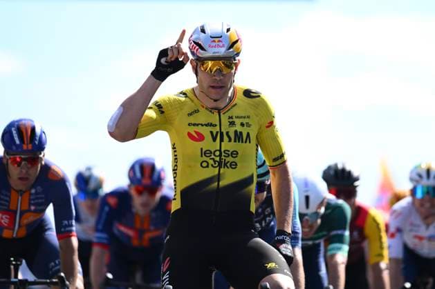Tour Auvergne - Rhone-Alpes 2026 Stage 5 PARC DES OISEAUX - VILLARS-LES-DOMBES, FRANCE - JUNE 11 : Van Aert Wout (BEL) of Team Visma Lease a Bike wins the sprint during stage 5 of the 78th edition of Tour Auvergne - Rhone-Alpes an UCI World Tour 2.UWT cycling road race stage for Men Elite of 195.8 km with start in Saint-Chamond and finish in Parc des Oiseaux - Villars-les-Dombes on June 11, 2026 in Parc des Oiseaux - Villars-les-Dombes, France, 11 06 2026 ( Motordriver Guy De Vuyst - Parc des Oiseaux - Villars-les-Dombes France  Copyright: xVincentxKalutx