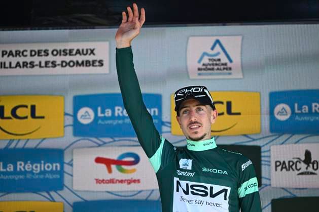 Tour Auvergne - Rhone-Alpes 2026 Stage 5 PARC DES OISEAUX - VILLARS-LES-DOMBES, FRANCE - JUNE 11 : Raisberg Nadav (ISR) of NSN Cycling Team pictured with the green jersey during the podium ceremony of stage 5 of the 78th edition of Tour Auvergne - Rhone-Alpes an UCI World Tour 2.UWT cycling road race stage for Men Elite of 195.8 km with start in Saint-Chamond and finish in Parc des Oiseaux - Villars-les-Dombes on June 11, 2026 in Parc des Oiseaux - Villars-les-Dombes, France, 11 06 2026 ( Motordriver Guy De Vuyst - Parc des Oiseaux - Villars-les-Dombes France  Copyright: xVincentxKalutx