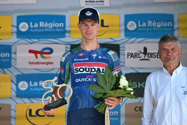 Tour Auvergne - Rhone-Alpes 2026 Stage 5 PARC DES OISEAUX - VILLARS-LES-DOMBES, FRANCE - JUNE 11 : Reinderink Pepijn (NED) of Soudal Quick-Step pictured with the combativity prize during the podium ceremony of stage 5 of the 78th edition of Tour Auvergne - Rhone-Alpes an UCI World Tour 2.UWT cycling road race stage for Men Elite of 195.8 km with start in Saint-Chamond and finish in Parc des Oiseaux - Villars-les-Dombes on June 11, 2026 in Parc des Oiseaux - Villars-les-Dombes, France, 11 06 2026 ( Motordriver Guy De Vuyst - Parc des Oiseaux - Villars-les-Dombes France  Copyright: xVincentxKalutx