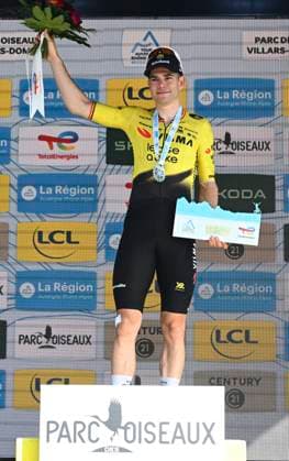 Tour Auvergne - Rhone-Alpes 2026 Stage 5 PARC DES OISEAUX - VILLARS-LES-DOMBES, FRANCE - JUNE 11 : Van Aert Wout (BEL) of Team Visma Lease a Bike pictured during the podium ceremony of stage 5 of the 78th edition of Tour Auvergne - Rhone-Alpes an UCI World Tour 2.UWT cycling road race stage for Men Elite of 195.8 km with start in Saint-Chamond and finish in Parc des Oiseaux - Villars-les-Dombes on June 11, 2026 in Parc des Oiseaux - Villars-les-Dombes, France, 11 06 2026 ( Motordriver Guy De Vuyst - Parc des Oiseaux - Villars-les-Dombes France  Copyright: xVincentxKalutx
