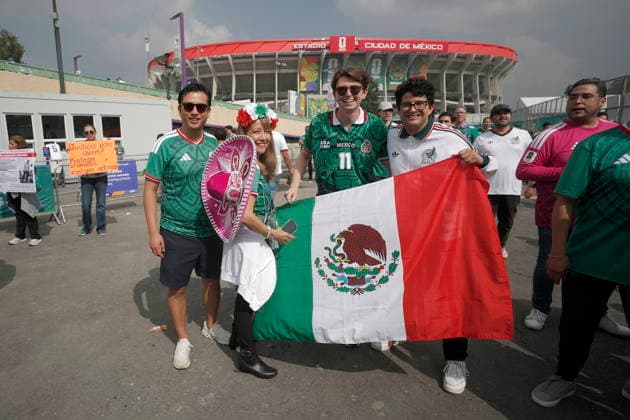 FIFA World Cup, WM, Weltmeisterschaft, Fussball 2026 - Group A - Mexico vs South Africa Mexican fans cheer before the opening match of the FIFA World Cup 2026 between Mexico and South Africa in Mexico City, Mexico, 11 June 2026. Mexico City Mexico  Copyright: xISAACxESQUIVELx