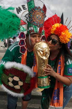 FIFA World Cup, WM, Weltmeisterschaft, Fussball 2026 - Group A - Mexico vs South Africa Mexican fans cheer before the opening match of the FIFA World Cup 2026 between Mexico and South Africa in Mexico City, Mexico, 11 June 2026. Mexico City Mexico  Copyright: xISAACxESQUIVELx