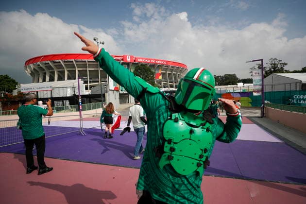 FIFA World Cup, WM, Weltmeisterschaft, Fussball 2026 - Group A - Mexico vs South Africa A Mexican fan before the opening match of the FIFA World Cup 2026 between Mexico and South Africa in Mexico City, Mexico, 11 June 2026. Mexico City Mexico  Copyright: xISAACxESQUIVELx