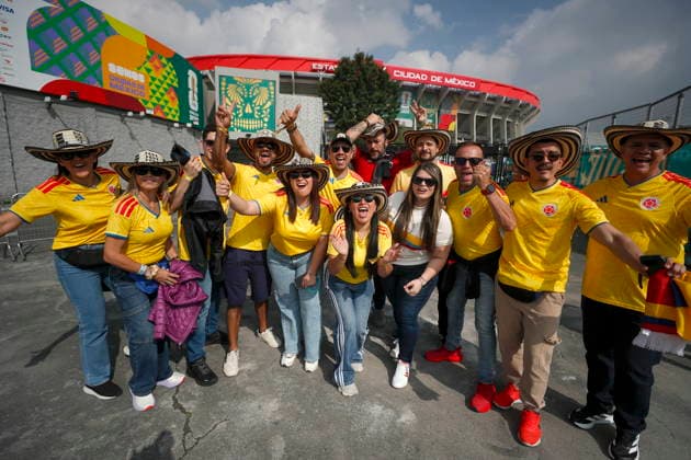 FIFA World Cup, WM, Weltmeisterschaft, Fussball 2026 - Group A - Mexico vs South Africa Colombian fans cheer before the opening match of the FIFA World Cup 2026 between Mexico and South Africa in Mexico City, Mexico, 11 June 2026. Mexico City Mexico  Copyright: xISAACxESQUIVELx