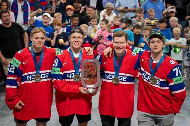 The World Cup trophy comes to Jordal Amfi Oslo 20260611 Ice hockey players Mathias Arnkvaern, Michael Brandsegg Nygard, Thomas Olsen and Stian Solberg all made history with their victory over Canada in the bronze final of this years Ice Hockey World Cup All the players have a background from Valerenga On Thursday, the World Cup trophy came to Jordal Amfi where Valerenga ice hockey has its home field Photo Heiko Junge NTB Oslo Norway EDITORIAL USE ONLY RESTRICTED USE FOR BETTING COMPANIES  Copyright: xHeikoxJungex xNTBx