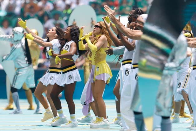 FIFA World Cup, WM, Weltmeisterschaft, Fussball 2026 - Group A - Mexico vs South Africa Colombian recording artist Shakira (C) peforms during the pre-game show before the opening match of the FIFA World Cup 2026 between Mexico and South Africa in Mexico City, Mexico, 11 June 2026. Mexico City Mexico  Copyright: xSASHENKAxGUTIERREZx