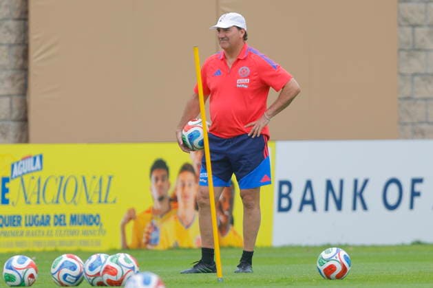 FIFA World Cup, WM, Weltmeisterschaft, Fussball 2026 - Colombia training session Colombia s coach Nestor Lorenzo (c) leads a training session ofthe national team, Nationalteam at the FIFA World Cup 2026 in Guadalajara, Mexico, 11 June 2026. Guadalajara Mexico  Copyright: xFranciscoxGuascox