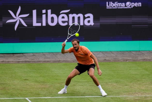 ROSMALEN, NETHERLANDS - JUNE 11: Daniil Medvedev plays a forehand in his Men s Singles Second Round match against Thijs Boogaard of the Netherlands during Day 4 of the Libema Open Grass Court Championships at the Autotron on June 11, 2026 in Rosmalen, Netherlands.  Copyright: xRenexNijhuis MBxMediax