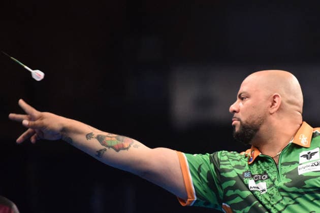 11.06.2026, xhbx, Dart World Cup of Darts 2025, v.l. Devon Petersen (Südafrika) (DFL DFB REGULATIONS PROHIBIT ANY USE OF PHOTOGRAPHS as IMAGE SEQUENCES and or QUASI-VIDEO) Frankfurt