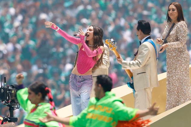 FIFA World Cup, WM, Weltmeisterschaft, Fussball 2026 - Group A - Mexico vs South Africa Mexican recording artist Belinda and musical group Los Angeles Azules peform during the pre-game show before the opening match of the FIFA World Cup 2026 between Mexico and South Africa in Mexico City, Mexico, 11 June 2026. Mexico City Mexico  Copyright: xSASHENKAxGUTIERREZx