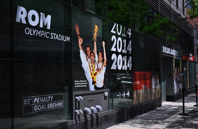 Fussball FIFA WM 2026 11.06.2026 Aussenansicht des German House of Soccer in Manhattan New York, Pre Opening beim Eroeffnungsspiel der WM 2026, Mexiko - Suedafrika, erster Deutscher WM Sieg 1954 in Bern Schweiz und der zweite Deutscher WM Sieg 1974 in Muenchen.