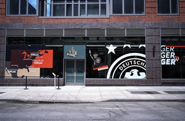 Fussball FIFA WM 2026 11.06.2026 Aussenansicht des German House of Soccer in Manhattan New York, Pre Opening beim Eroeffnungsspiel der WM 2026, Mexiko - Suedafrika