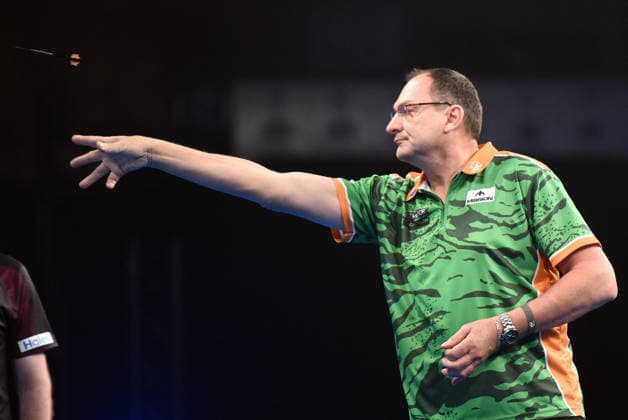 11.06.2026, xhbx, Dart World Cup of Darts 2025, v.l. Graham Filby (Südafrika) (DFL DFB REGULATIONS PROHIBIT ANY USE OF PHOTOGRAPHS as IMAGE SEQUENCES and or QUASI-VIDEO) Frankfurt