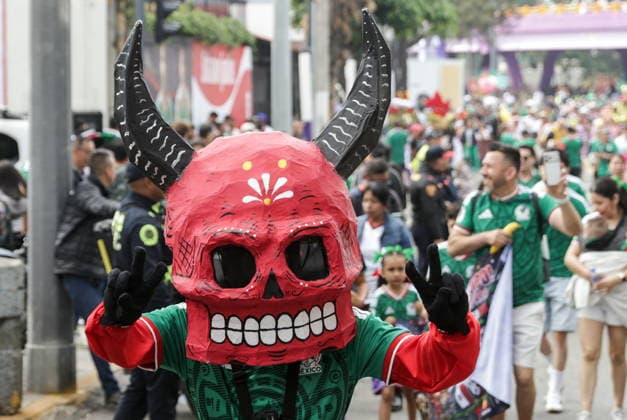 MEXICO, MEXICO CITY - JUNE 11, 2026: Mexico s fans gather outside Mexico City Stadium ahead of the 2026 FIFA World Cup, WM, Weltmeisterschaft, Fussball Group A match between Mexico and South Africa. Mikhail Sinitsyn TASS  93679507