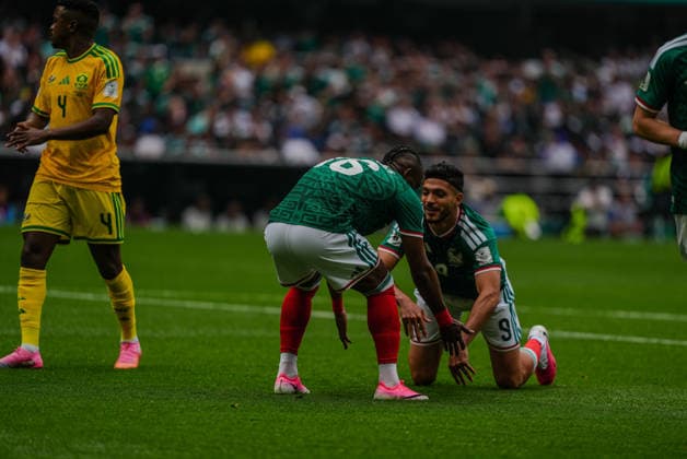 Mexico v South Africa - FIFA World Cup, WM, Weltmeisterschaft, Fussball 2026 - Group A MEXICO CITY, MEXICO - JUNE 11: Raul Himenez (9) of Mexico in action during the World Cup First Stage Group A match between Mexico and South Africa at Estadio Azteca (Mexico Stadium) in Mexico City, Mexico on June 11, 2026. Juancho Torres Anadolu Mexico City Mexico. Editorial use only. Please get in touch for any other usage.  Copyright: x2026xAnadoluxJuanchoxTorresx