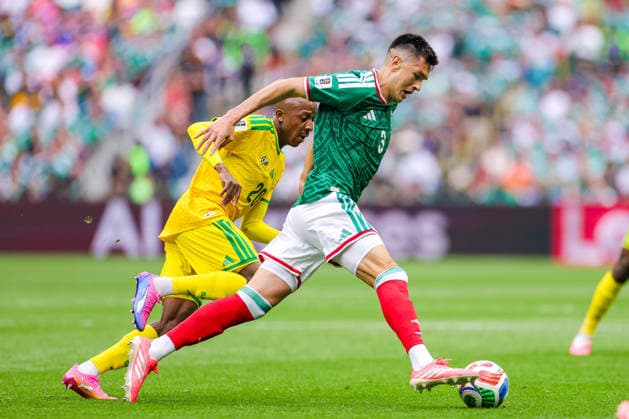 FIFA World Cup, WM, Weltmeisterschaft, Fussball 2026 FIFA WORLD CUP 2026 MEXICO VS SOUTH AFRICA 11062026 MEXICO CITY, MEXICO. Action photo of Khuliso Mudau (20) of South Africa and Cesar Montes (3) of the Mexico national team, Nationalteam during the opening game of the FIFA World Cup 2026, held at the Estadio Ciudad de MÃ xico of Mexico City. Foto de accion de Khuliso Mudaou (20) de Sudafrica y Cesar Montes (3) de la Seleccion Nacional de Mexico, durante el juego inaugural de la Copa del Mundo 2026 de la FIFA, celebrado en el Estadio Ciudad de MÃ xico de la Ciudad de MÃ xico. PHOTO BY IMAGENSHOP AGENCIA FOTOGRAFICA MEXICO CITY MEXICO CITY MEXICO