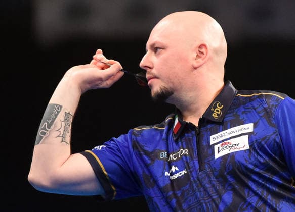 11.06.2026, xhbx, Dart World Cup of Darts 2025, v.l. Michele Turertta (Italien) (DFL DFB REGULATIONS PROHIBIT ANY USE OF PHOTOGRAPHS as IMAGE SEQUENCES and or QUASI-VIDEO Frankfurt