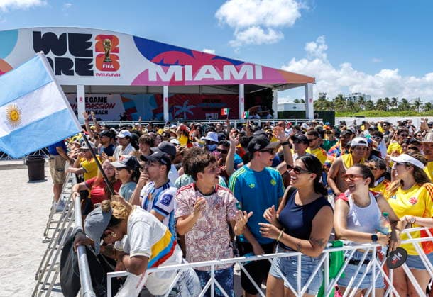 FIFA World Cup, WM, Weltmeisterschaft, Fussball 2026 Mexico vs South Africa match watch party in Miami People attend the FIFA World Cup 2026 Mexico vs South Africa match watch party in Miami Beach, Florida, USA, 11 June 2026. MIAMI FLORIDA United States  Copyright: xCRISTOBALxHERRERA-ULASHKEVICHx