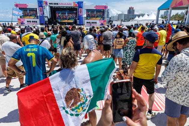 FIFA World Cup, WM, Weltmeisterschaft, Fussball 2026 Mexico vs South Africa match watch party in Miami People attend the FIFA World Cup 2026 Mexico vs South Africa match watch party in Miami Beach, Florida, USA, 11 June 2026. MIAMI FLORIDA United States  Copyright: xCRISTOBALxHERRERA-ULASHKEVICHx