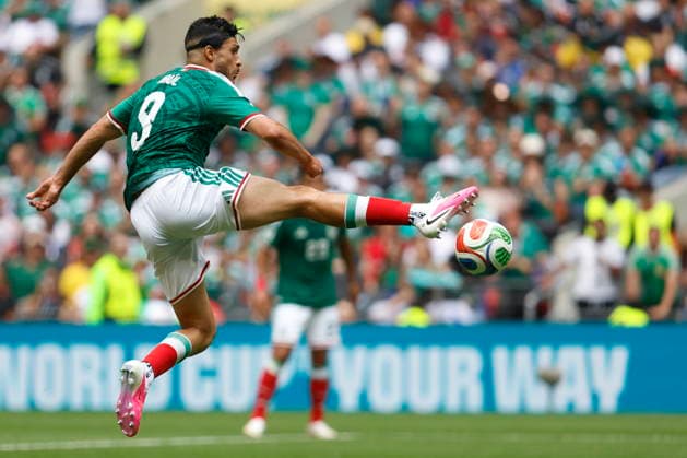FIFA World Cup, WM, Weltmeisterschaft, Fussball 2026 - Group A - Mexico vs South Africa Raul Jimenez of Mexico controls a ball during the FIFA World Cup 2026 Group A match between Mexico and South Africa in Mexico City, Mexico, 11 June 2026. Mexico City Mexico  Copyright: xSASHENKAxGUTIERREZx