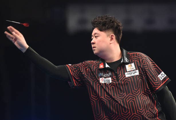 11.06.2026, xhbx, Dart World Cup of Darts 2025, v.l. Man Lok Leung (Hongkong) (DFL DFB REGULATIONS PROHIBIT ANY USE OF PHOTOGRAPHS as IMAGE SEQUENCES and or QUASI-VIDEO Frankfurt