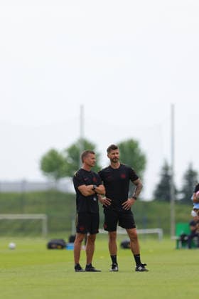 Canada head coach Jesse Marsch interacts with assistant coach during the training session before the 2026 FIFA World Cup, WM, Weltmeisterschaft, Fussball game between Canada and Bosnia and Herzegovina at Toronto FC Training Ground on June 11, 2026 in Toronto, Ontario, Canada  Copyright: xCurtisxWongx xSPPx Sportspressphoto_SPR165057