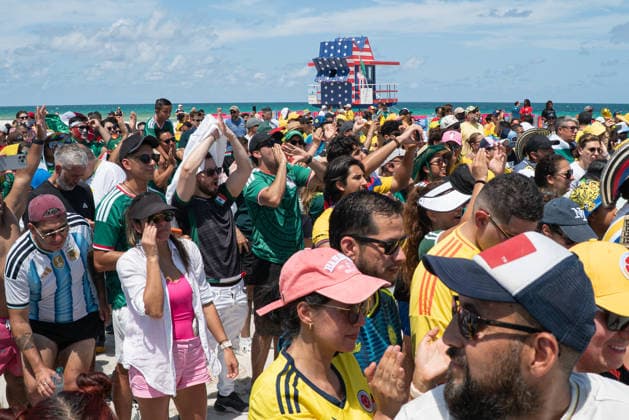 Miami Beach hosts free public kickoff watch party for FIFA World MIAMI BEACH, FLORIDA, UNITED STATES - JUNE 11: Fans from different countries gather on the beach for the FIFA World Cup, WM, Weltmeisterschaft, Fussball 2026 Kickoff Watch Party. The event featured a live broadcast of the opening ceremony and inaugural match between Mexico and South Africa on giant screens along the beachfront, in Miami Beach, Florida, on June 11, 2026. Jesus Olarte Anadolu Miami United States. Editorial use only. Please get in touch for any other usage.  Copyright: x2026xAnadoluxJesusxOlartex