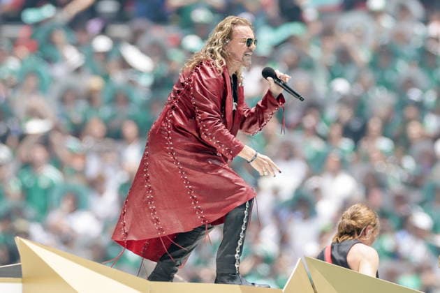 MEXICO, MEXICO Mexico City - JUNE 11, 2026: Fernando Fher Olvera, lead singer of the rock band Mana, performs during the opening ceremony of the 2026 FIFA World Cup, WM, Weltmeisterschaft, Fussball FIFA World Cup 2026 Opening Ceremony  - ZUMAt113 20260611_zaa_t113_383 Copyright: xMikhailxSinitsynx