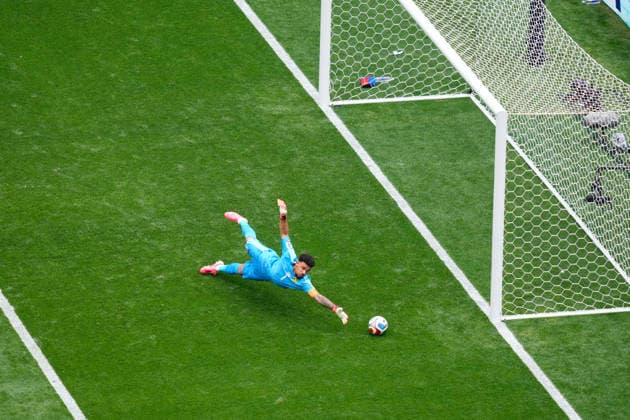 June 11, 2026, Mexico City, Mexico, Mexico: Ronwen Williams of South Africa save a shot during the FIFA World Cup, WM, Weltmeisterschaft, Fussball 2026 Group A match between Mexico and South Africa at Mexico City Stadium on June 11, 2026 in Mexico City, Mexico. Mexico City Mexico - ZUMAa181 20260611_zaa_a181_103 Copyright: xJosexBretonx