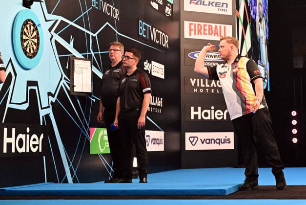 11.06.2026, xhbx, Dart World Cup of Darts 2025, v.l. Martin Schindler (Deutschland) (DFL DFB REGULATIONS PROHIBIT ANY USE OF PHOTOGRAPHS as IMAGE SEQUENCES and or QUASI-VIDEO Frankfurt