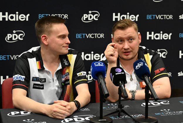 11.06.2026, xhbx, Dart World Cup of Darts 2025, v.l. Ricardo Pietreczko (Deutschland), Martin Schindler (Deutschland) in der PK (DFL DFB REGULATIONS PROHIBIT ANY USE OF PHOTOGRAPHS as IMAGE SEQUENCES and or QUASI-VIDEO Frankfurt