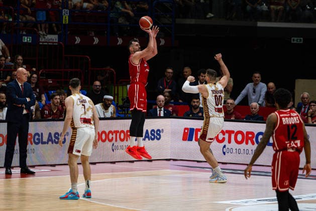 BASKETBALL - Serie A - Playoffs - Finals - EA7 Emporio Armani Milan vs. Umana Reyer Venice Photo by IPA ABACAPRESS.COM85587811 - Giampaolo Ricci (Olimpia Milano) attempts a three-point shot during the Playoff Final between EA7 Emporio Armani Milano and Umana Reyer Venezia, an Italian Basketball Serie A game in Milan, Italy, on June 11, 2026 Milan Italy  Copyright: xIPAxSport ABACAx