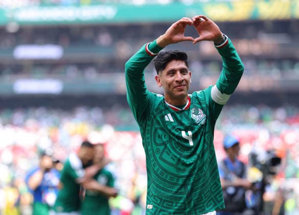 MEXICO CITY, MEXICO - JUNE 11: Edson Ã?lvarez of Mexico makes a heart gesture as he celebrates after the FIFA World Cup, WM, Weltmeisterschaft, Fussball 2026 Group A match between Mexico and South Africa at Mexico City Stadium on June 11, 2026 in Mexico City, Mexico.  Copyright: xMBxMediax